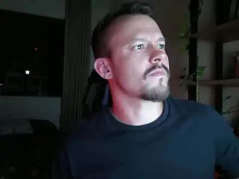 Chat +18 de amanteloiro ao vivo
