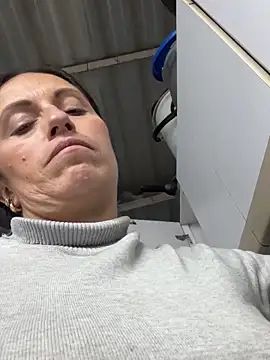 CatalinaSantana83's Live XXX Chat