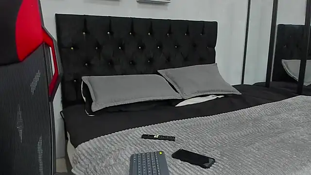 Chat XXX en directo de tyler_hank01