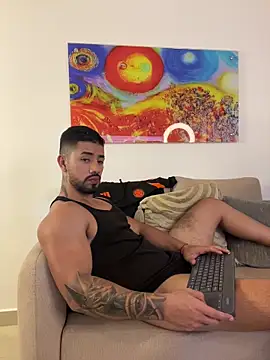 Chat +18 de Ezzio_Scolaro ao vivo