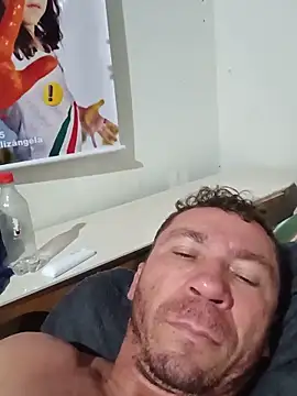 XXX chat uživo modela RobertoLuiz84
