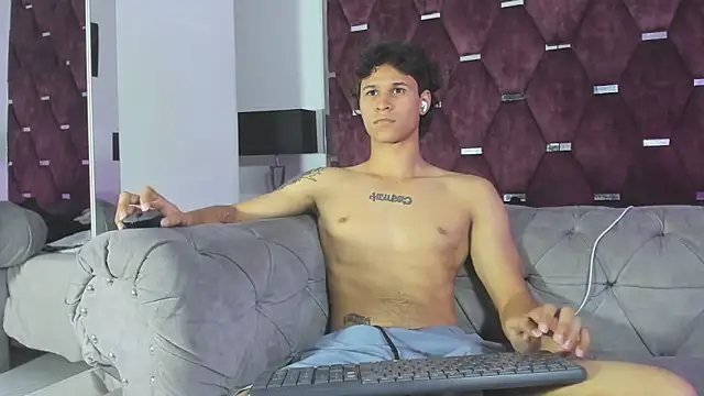 TonyBenedetti – Naživo XXX chat