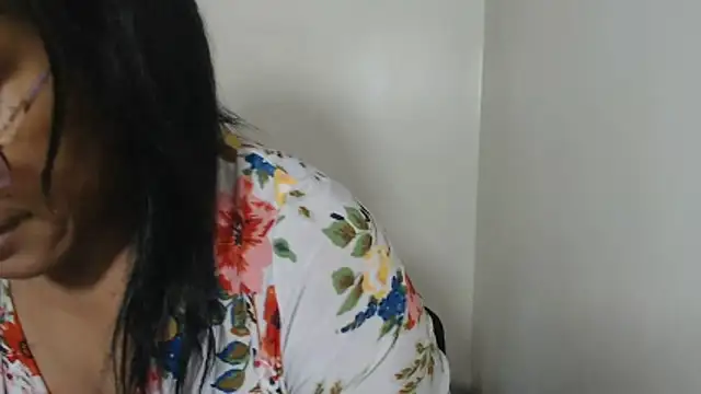 kateleyagrey's Live XXX Chat