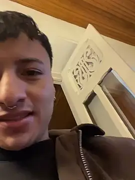XXX chat uživo modela Dereck_Klain