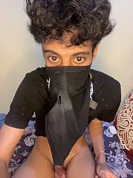 Chat +18 de moroccan_boyy ao vivo