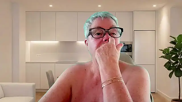 Mystery-Grandmother's Live XXX Chat