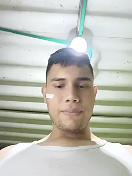 emanuel_831 লাইভ XXX চ্যাট