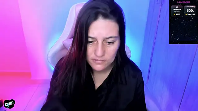 Saskyaa Chat XXX live