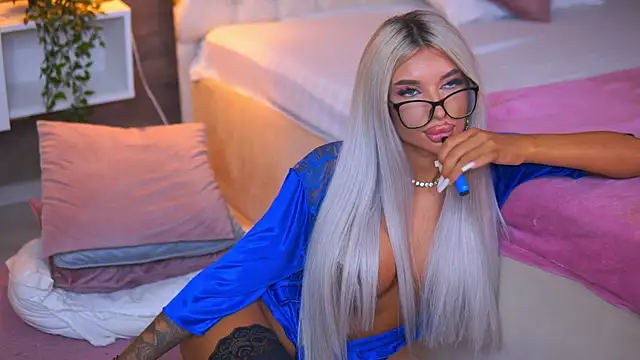 Juicy_Jessye Adlı Modelin Canlı XXX Sohbeti