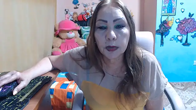 Chatroom XXX en direct de milfeddy_