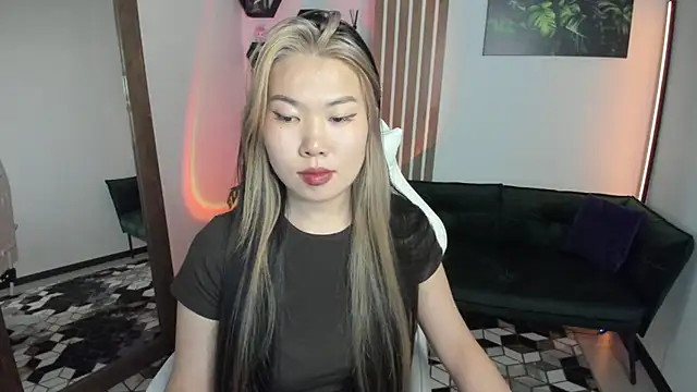 LunaPurrr 现场XXX聊天