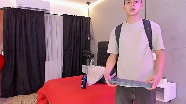 zam_noir Adlı Modelin Canlı XXX Sohbeti