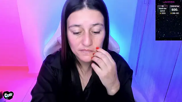 Saskyaa Chat XXX in diretta