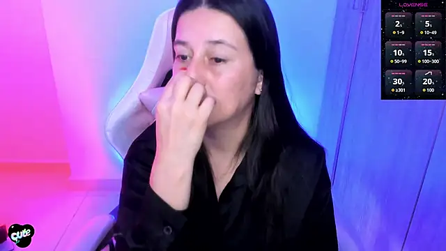 Saskyaa élő XXX-chatje