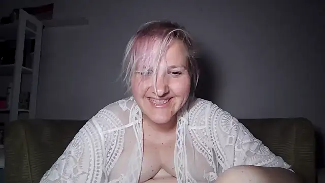 CheekyPinkVenusXO Adlı Modelin Canlı XXX Sohbeti