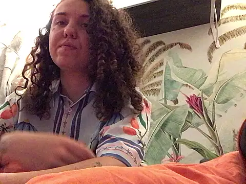 unejeunebrat81n Live XXX chat