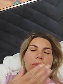 FeliciaKrige Chat XXX live