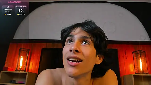 Chat XXX en directo de Cheys_Mast