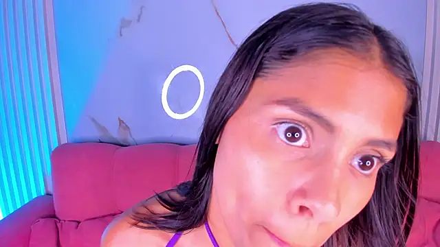 LunaRossie_ Adlı Modelin Canlı XXX Sohbeti