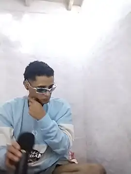 Chat +18 de hotdereck001 ao vivo