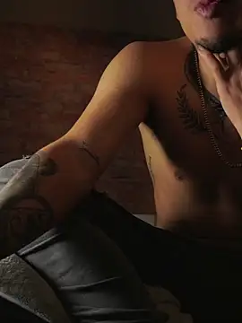 AlphaMasterXxxn Live XXX chat