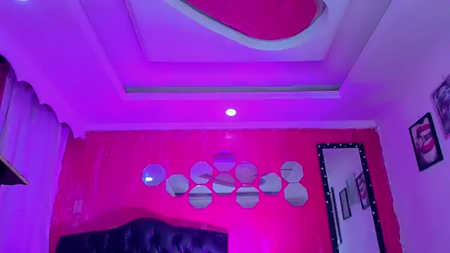 XXX chat uživo modela TiffanyMackensyy