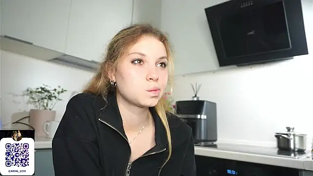 Sairallyn Live XXX-chat