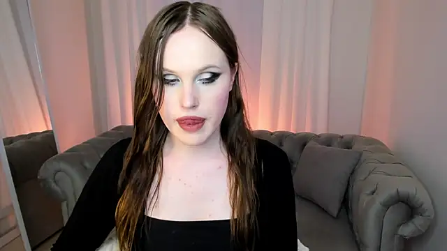 EffieMinki's Live XXX Chat
