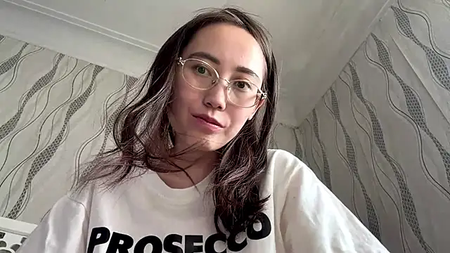 XXX chat uživo modela VickieTrudo
