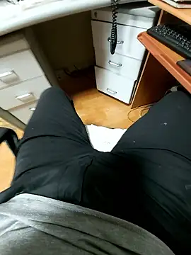 zxc9090zxc's Live XXX Chat