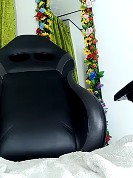 Chat +18 de Elektra_bigcock ao vivo