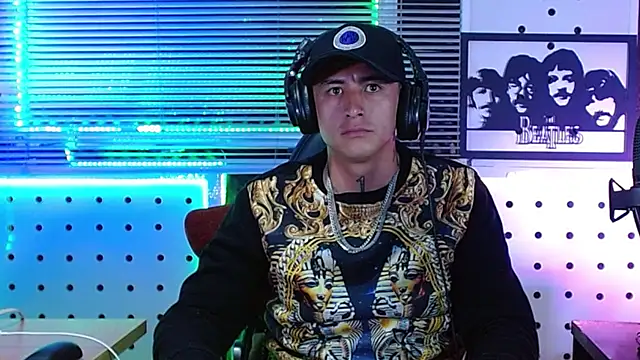Chat +18 de Godofcumxxx ao vivo