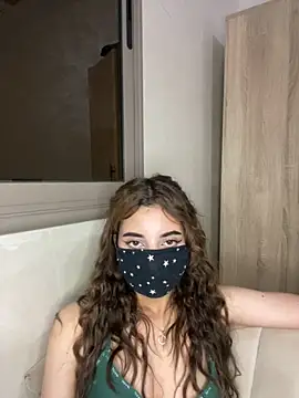 Faton_x Adlı Modelin Canlı XXX Sohbeti
