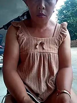 Chin-ni's Live XXX Chat