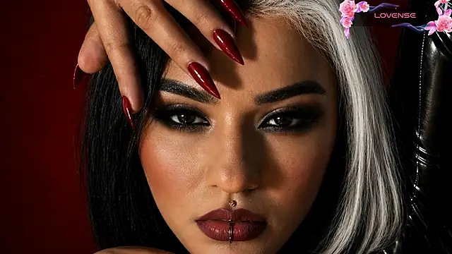 La_Diabla_111_ élő XXX-chatje