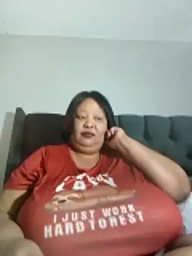 nancy111 élő XXX-chatje