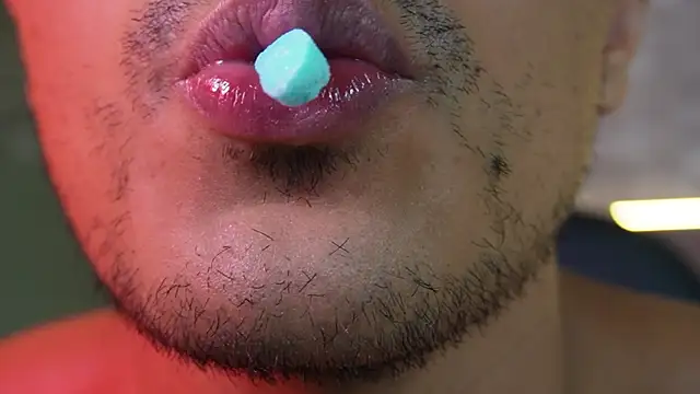 Chat +18 de aaron_bolt ao vivo