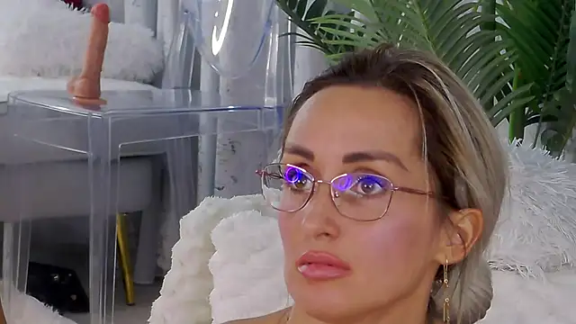 IsabelleEthan's Live XXX Chat