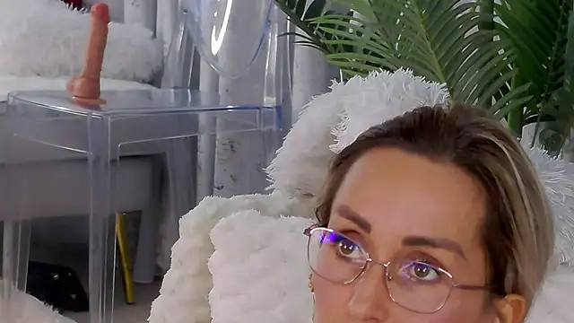 Chat XXX en directo de IsabelleEthan