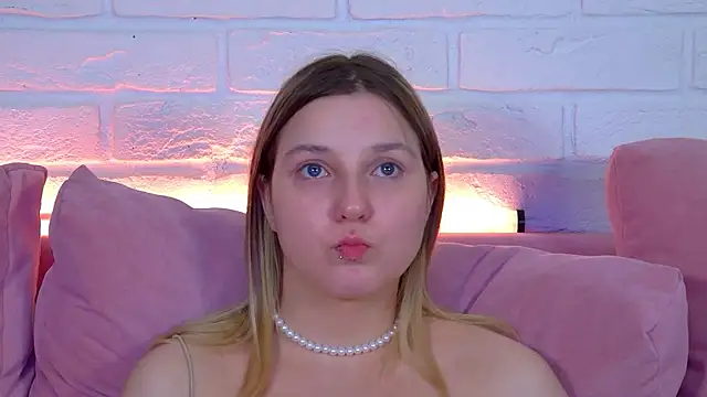 TinnaBurton Chat XXX live