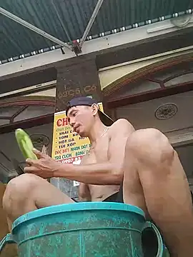 traiwe06's Live XXX Chat