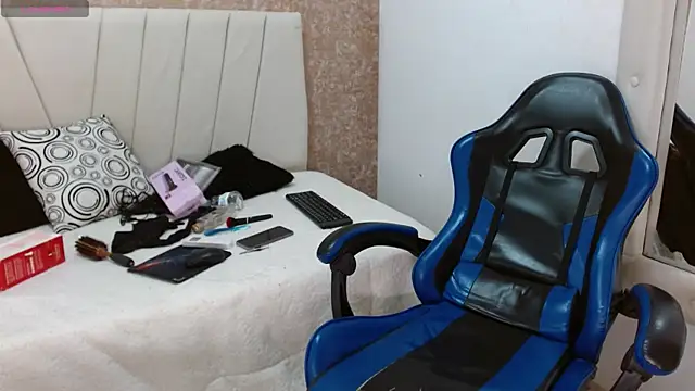 Stormy_hot1's Live XXX Chat