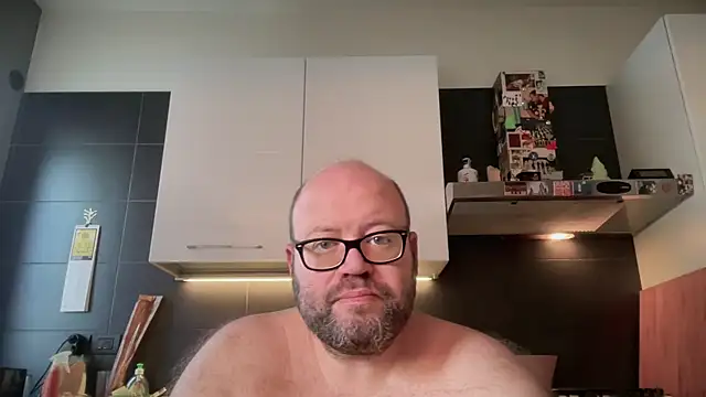 theitalianbear Adlı Modelin Canlı XXX Sohbeti