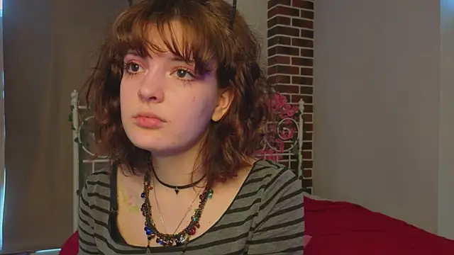Chat +18 de TyishaRud ao vivo