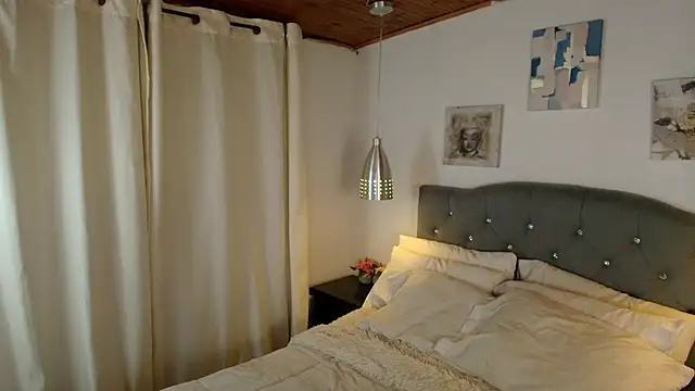 Czat XXX na żywo – Miah_hilton2