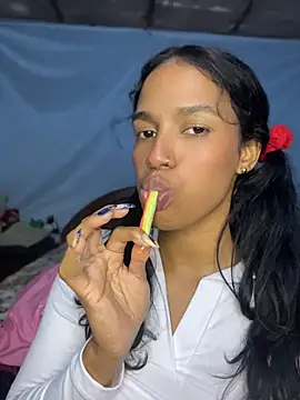 FlorSalvaje_'s Live XXX Chat