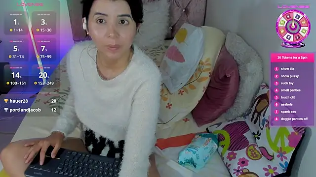 Chat +18 de amelia_petiite ao vivo