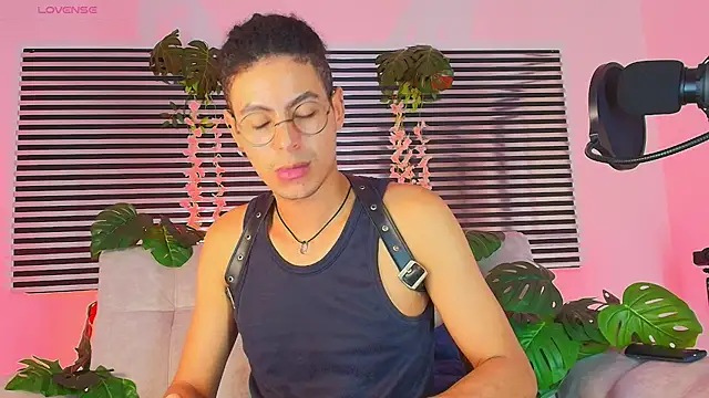 Chat XXX ao vivo de ThiiagoSaeenz