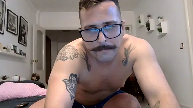 XXX chat uživo modela yanick931