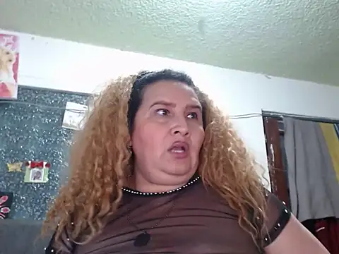 Perla1981-- – Live XXX-chat